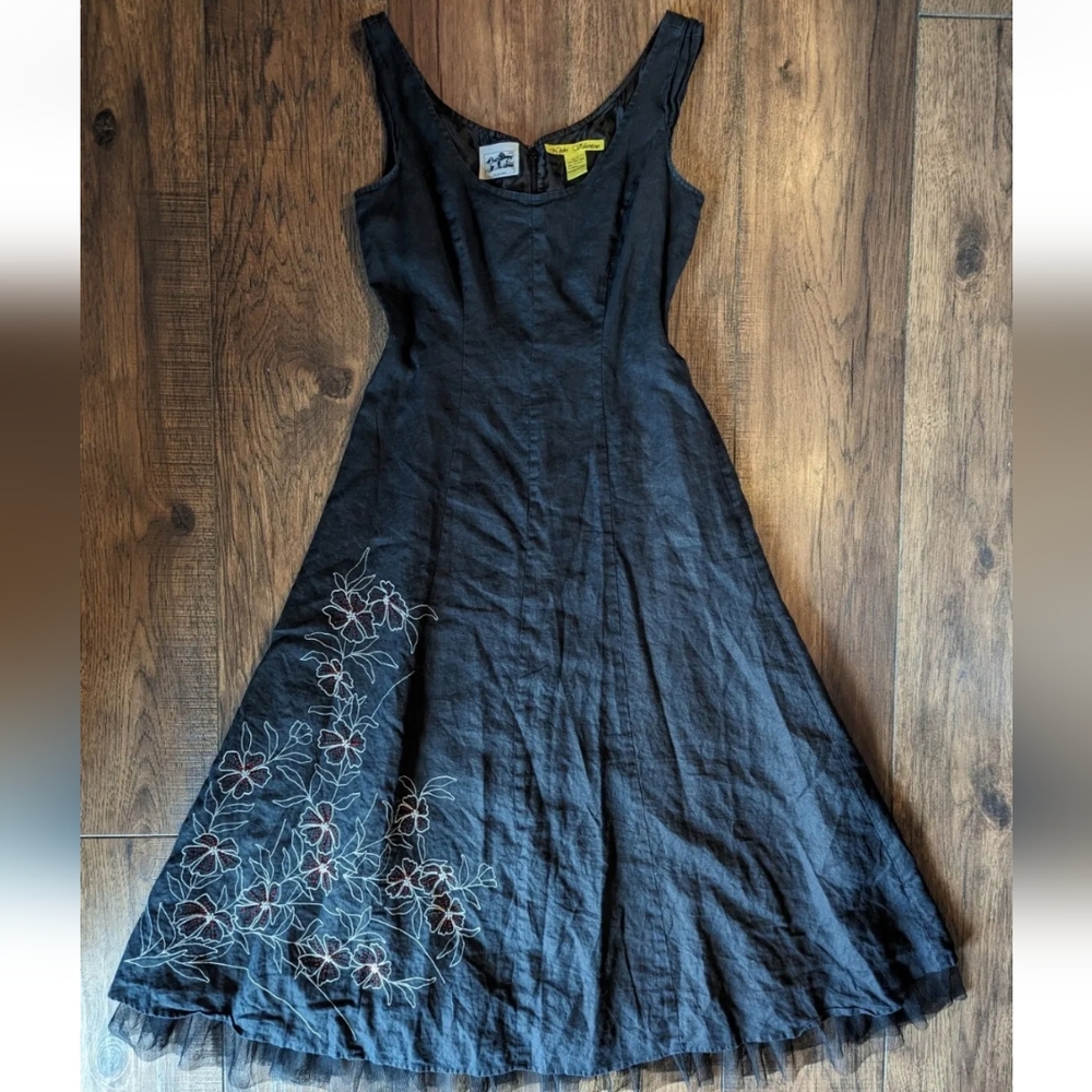 Nikki Valentine 100% Irish Linen Black Flare Dress W/ Floral Red Accents Size 4